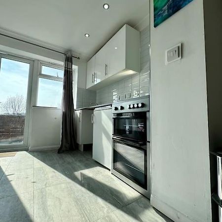 Flat On High Street Apartment Saltdean Bagian luar foto