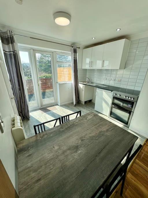Flat On High Street Apartment Saltdean Bagian luar foto