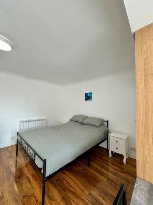 Flat On High Street Apartment Saltdean Bagian luar foto